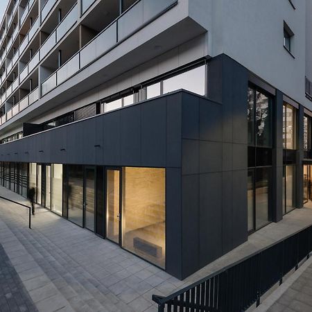 Central Point By Zoom Apartments ブラチスラヴァ エクステリア 写真