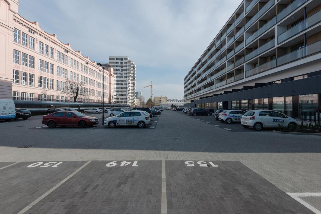 Central Point By Zoom Apartments ブラチスラヴァ エクステリア 写真