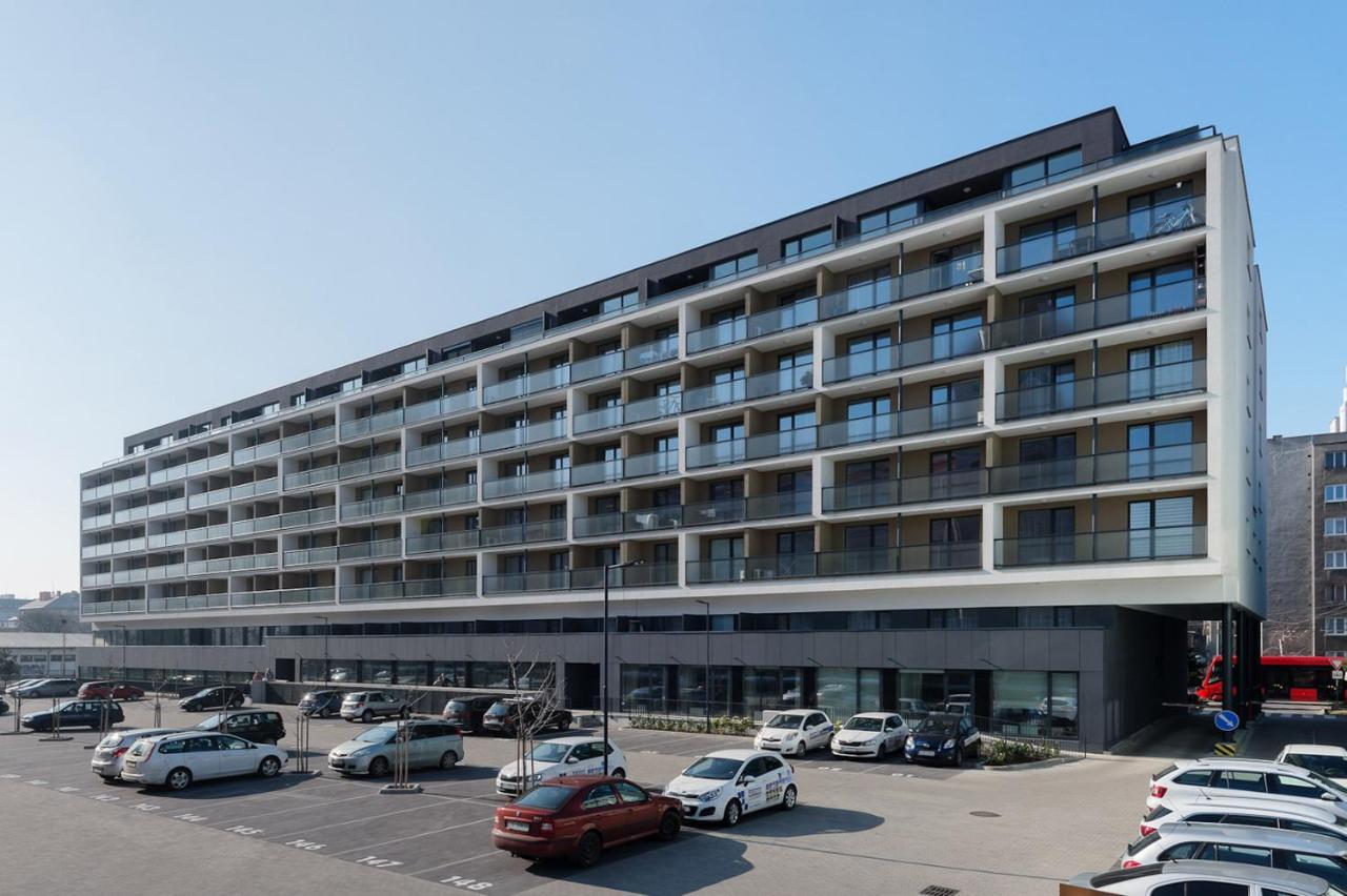 Central Point By Zoom Apartments ブラチスラヴァ エクステリア 写真